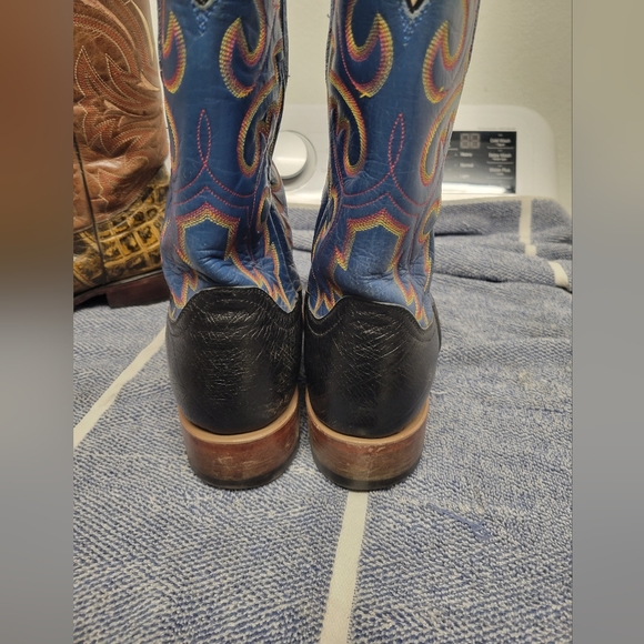 2 pairs of boots for 150 black ones are original caiman skin ,other are print - Picture 4 of 10